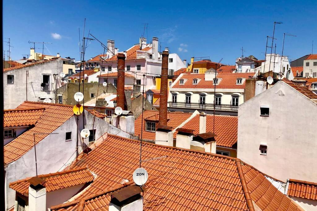 32 Top - Center Of Lisbon Duplex Apartment, Barrio Alto Luaran gambar