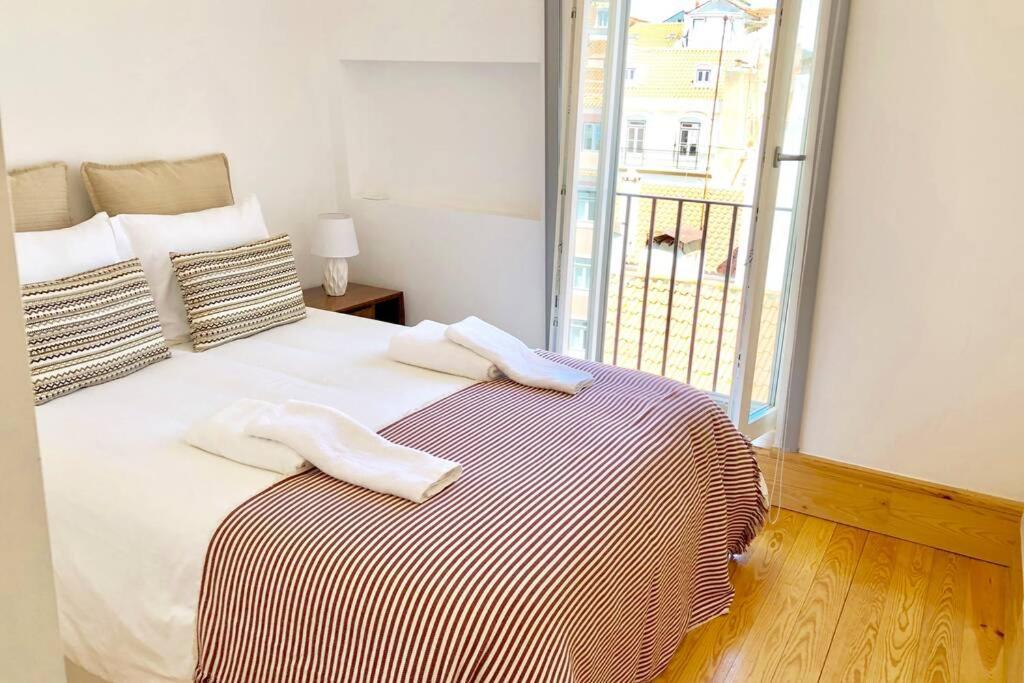 32 Top - Center Of Lisbon Duplex Apartment, Barrio Alto Luaran gambar