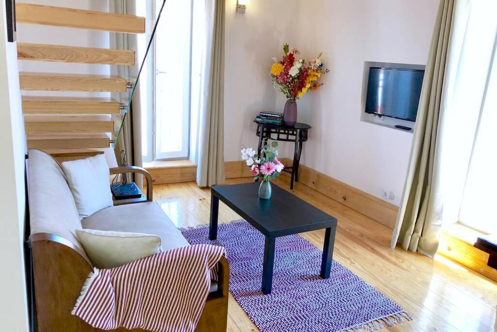 32 Top - Center Of Lisbon Duplex Apartment, Barrio Alto Luaran gambar