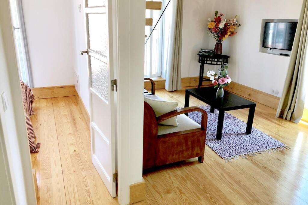 32 Top - Center Of Lisbon Duplex Apartment, Barrio Alto Luaran gambar