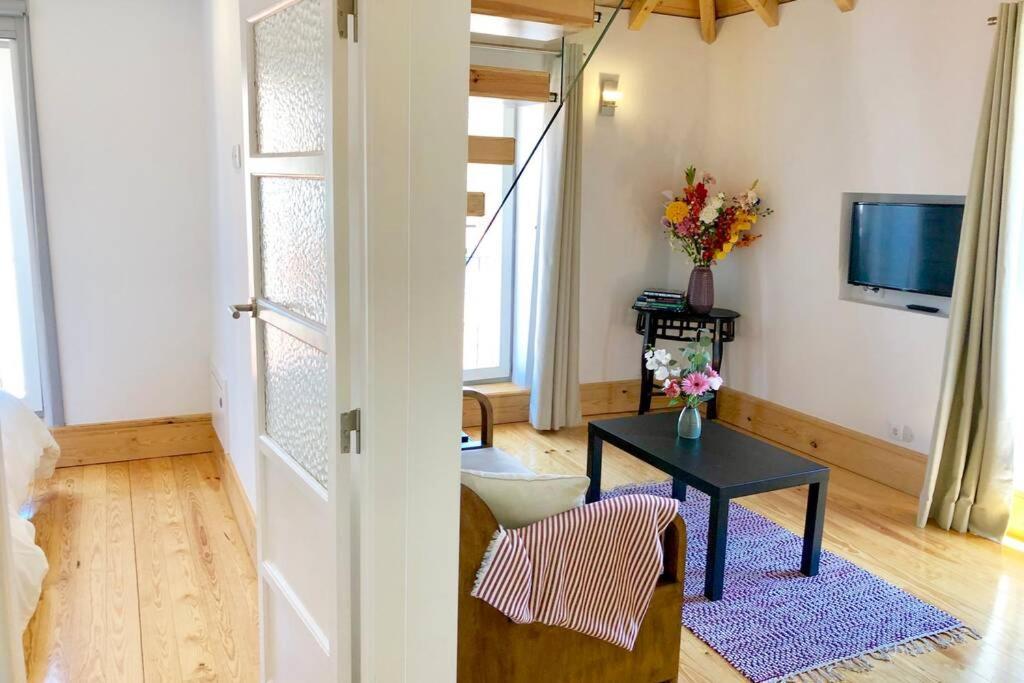 32 Top - Center Of Lisbon Duplex Apartment, Barrio Alto Luaran gambar