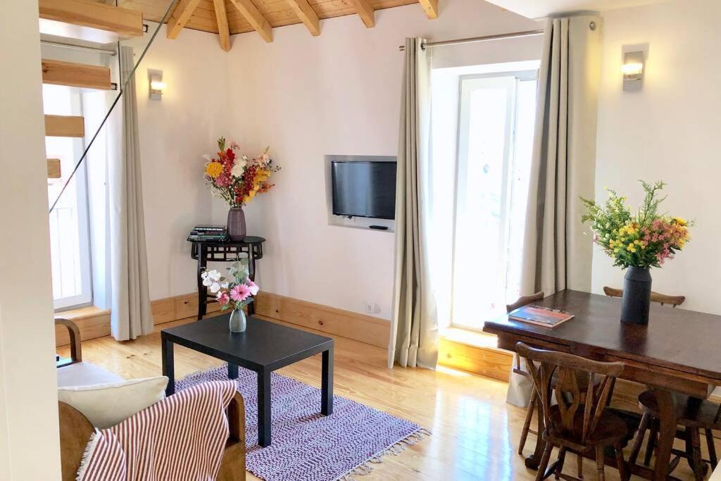 32 Top - Center Of Lisbon Duplex Apartment, Barrio Alto Luaran gambar